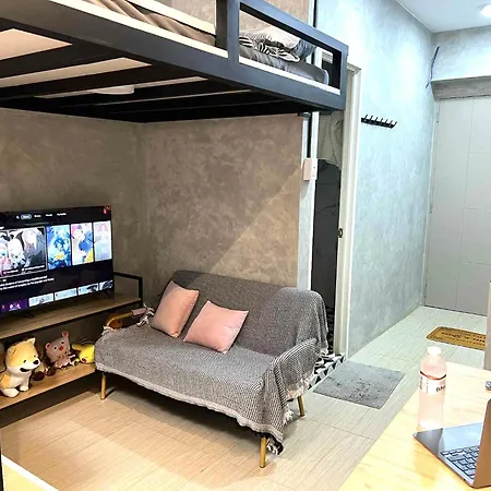 Loft Type Condo Unit With Pool And Netflix